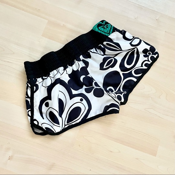 Roxy Black White Floral Athletic Shorts - Picture 2 of 5